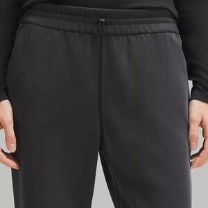 LuluLemon SoftStreme High-Rise Pant, Straight -- Black  SZ 10